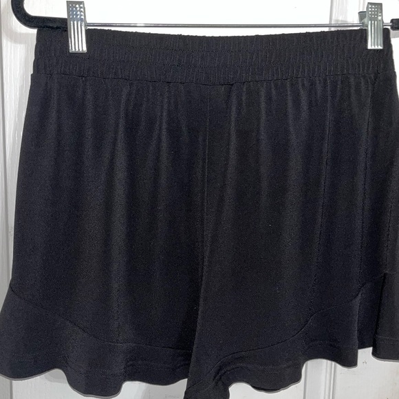 Express Flowy Black Shorts with Waist Bow Tie — Medium - Picture 5 of 5